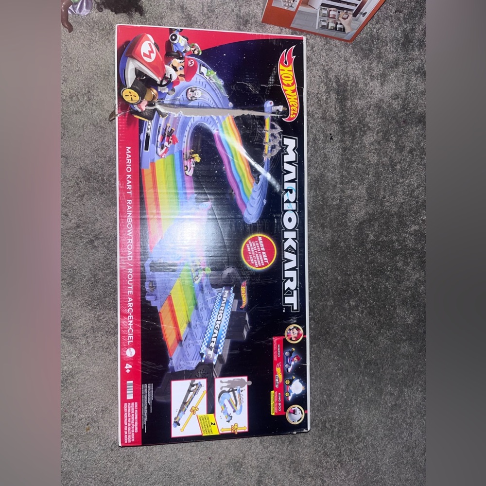 Hot Wheels Mario Kart Rainbow Road Raceway Track Set